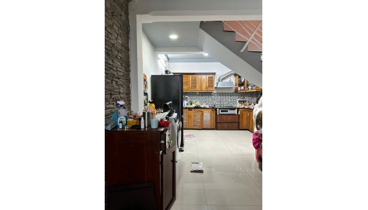 Bán Nhà Hòa Bình - 62m2 HXH 6m Thông - 2 tầng Ngay Đầm Sen